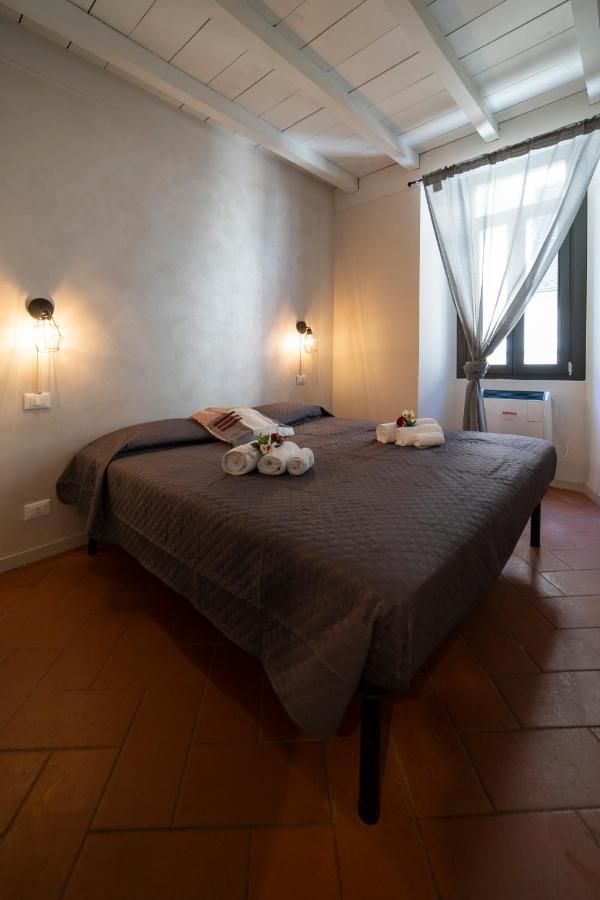 Apartamento Homo Homini Lupus Brescia Exterior foto