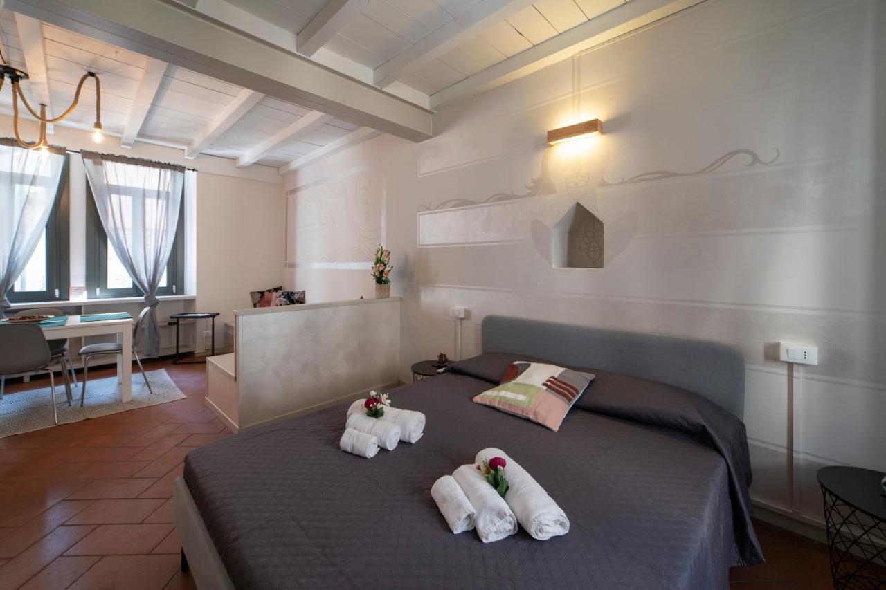 Apartamento Homo Homini Lupus Brescia Exterior foto